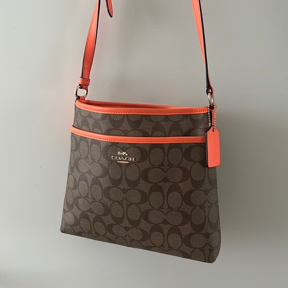 Coach crossbody - Picture 1 of 4